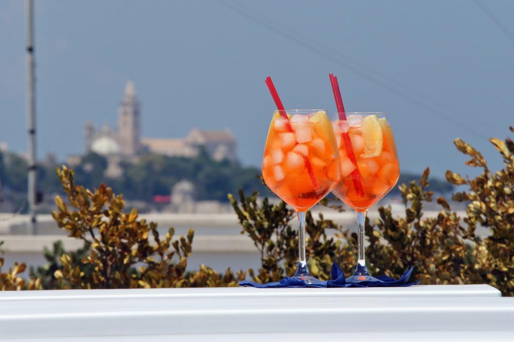 La Bella Trani - Suites And B&B Bagian luar foto