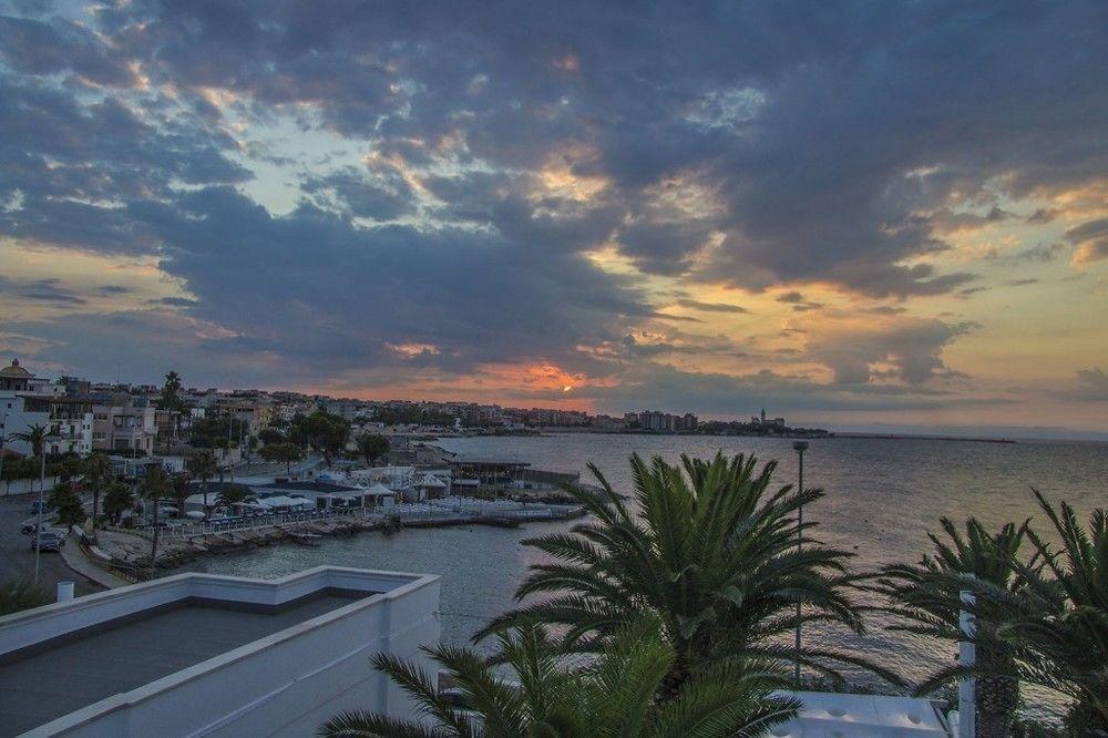 La Bella Trani - Suites And B&B Bagian luar foto