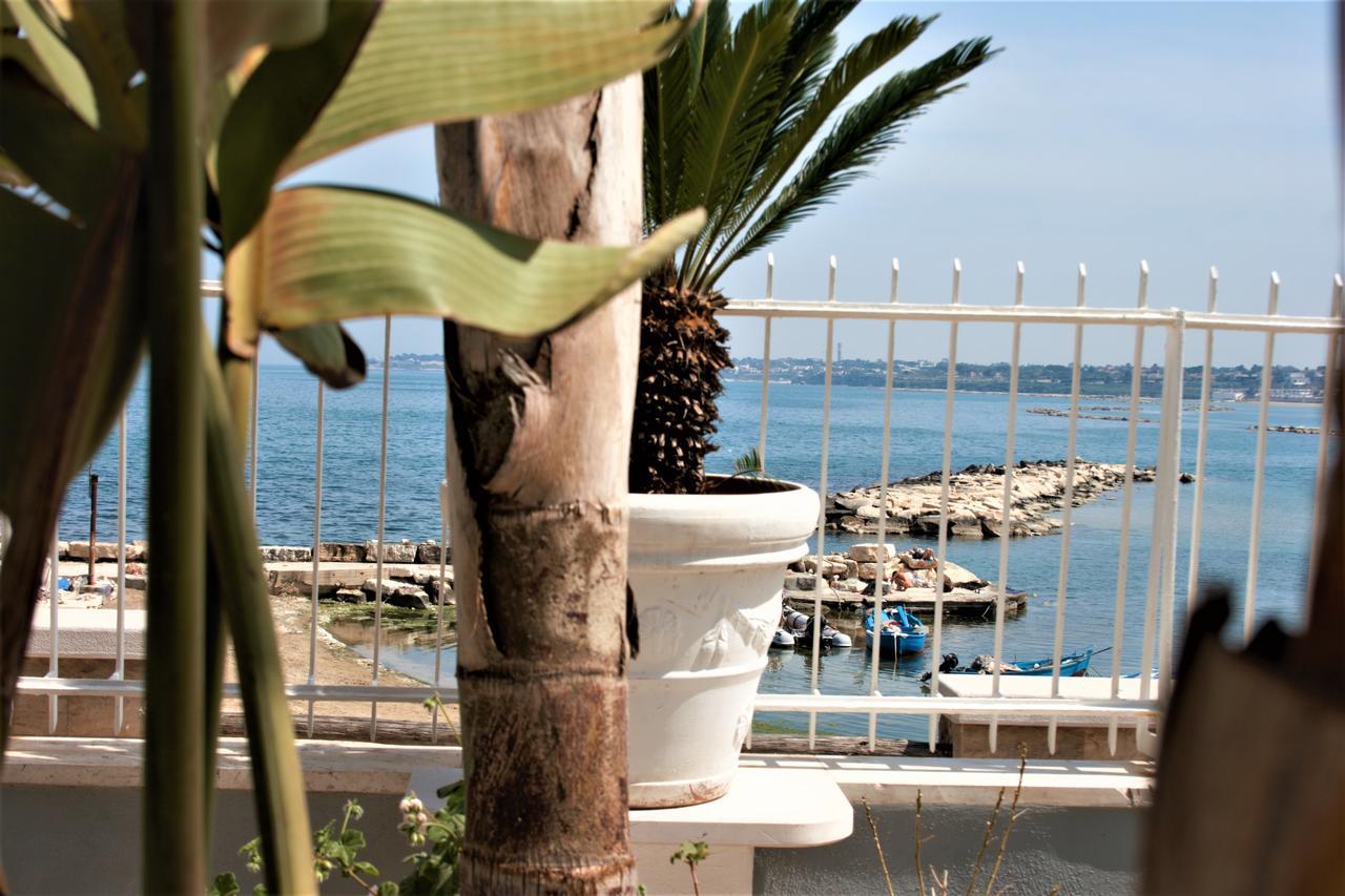 La Bella Trani - Suites And B&B Bagian luar foto