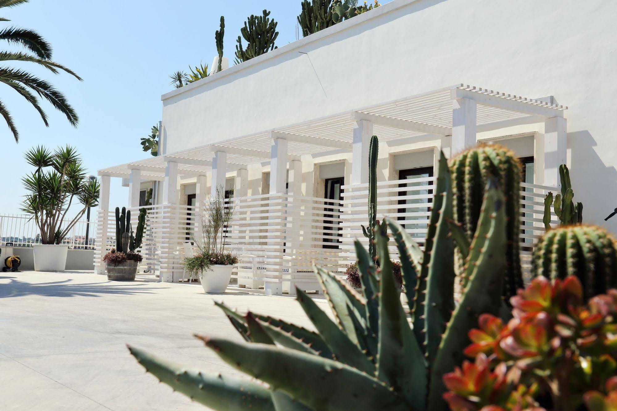 La Bella Trani - Suites And B&B Bagian luar foto