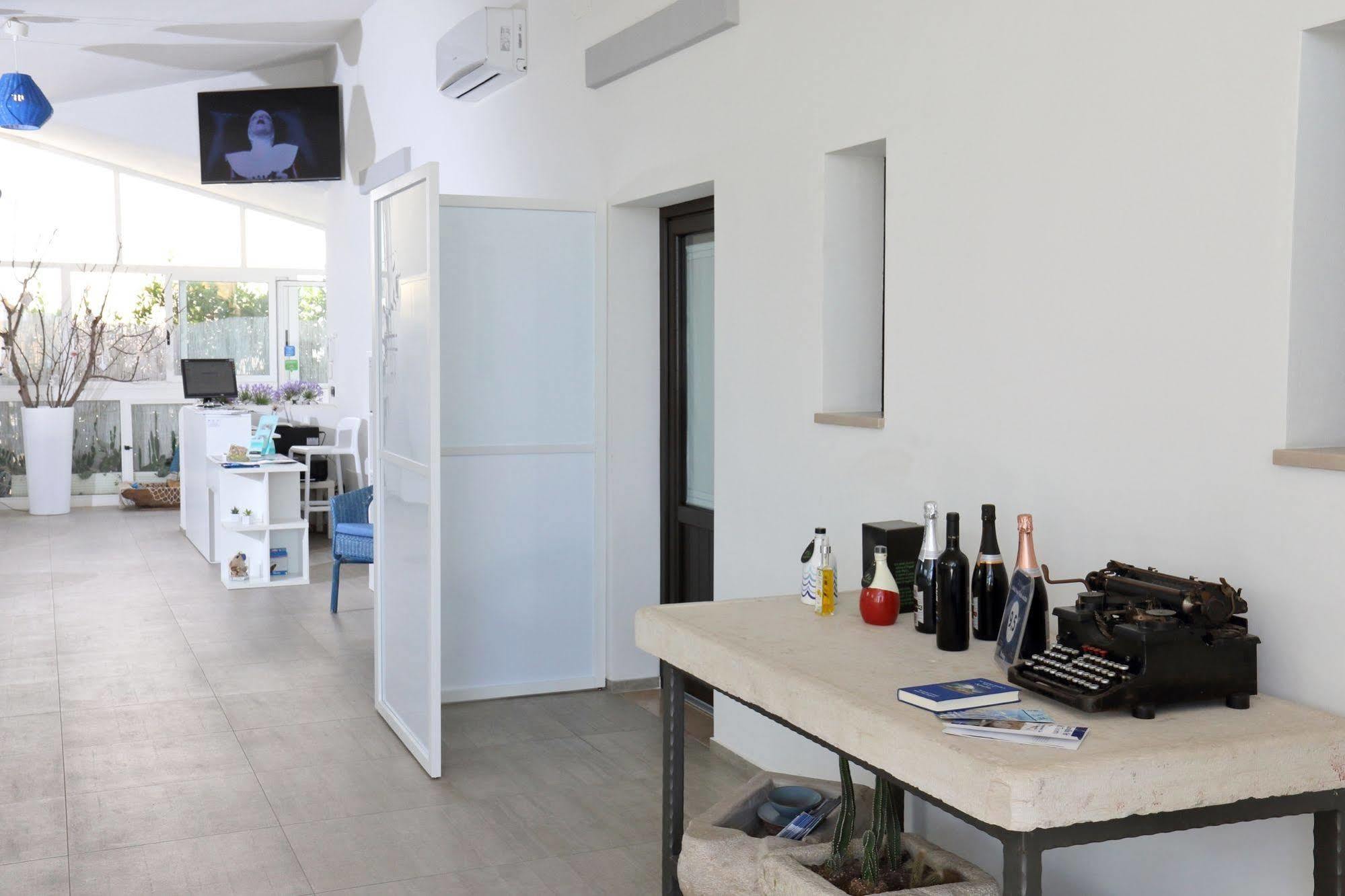 La Bella Trani - Suites And B&B Bagian luar foto
