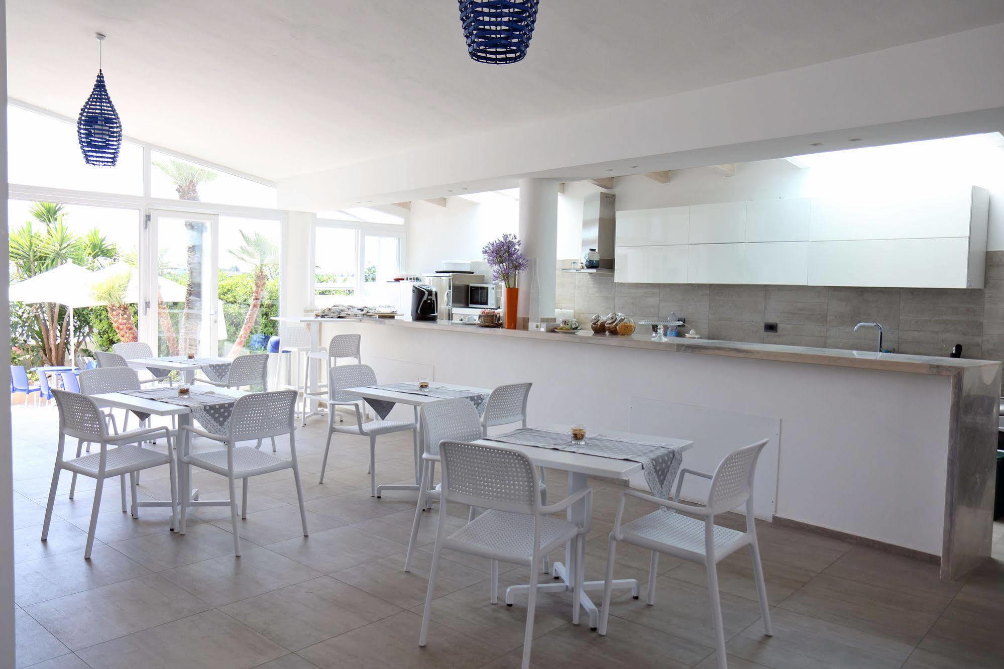 La Bella Trani - Suites And B&B Bagian luar foto